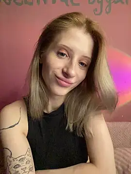 Snapshot of amorearte_m chatting on 4, 12, 2025 amorearte m online show from 4, 12, 2025