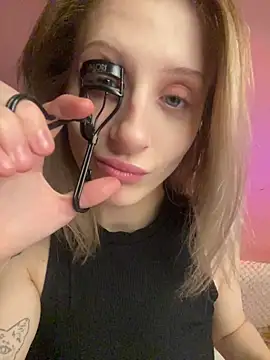 Snapshot of amorearte_m chatting on 5, 12, 2025 amorearte m online show from 5, 12, 2025