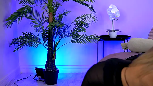 SophiaPotts online show from 20, 9, 2025