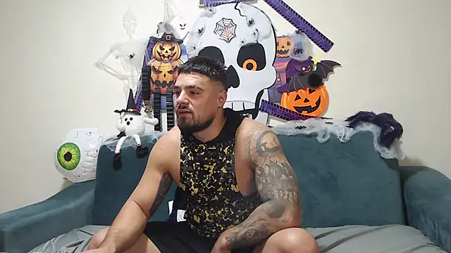 Tiberius hunk online show from 27, 10, 2025