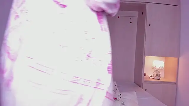 BeverlySteel online show from 12, 4, 2026