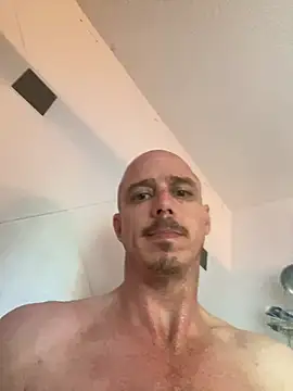 Snapshot of Mac_ThunderCock chatting on 30, 4, 2026 Mac ThunderCock online show from 30, 4, 2026