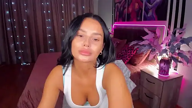 Snapshot of DanaSincere chatting on 4, 10, 2025 DanaSincere online show from 4, 10, 2025