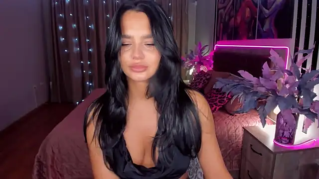 Snapshot of DanaSincere chatting on 21, 10, 2025 DanaSincere online show from 21, 10, 2025