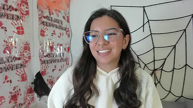 emilyy cooperr online show from 17, 10, 2025