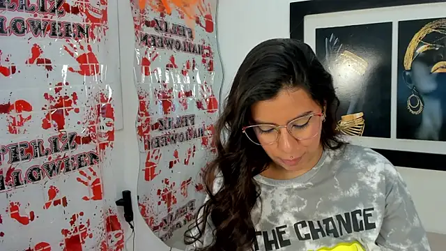 emilyy cooperr online show from 23, 10, 2025