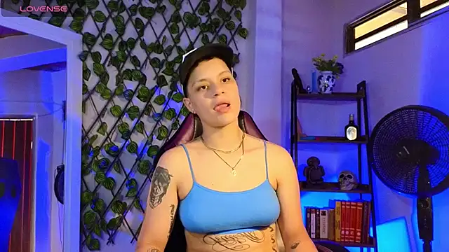 Snapshot of demimoore222 chatting on 6, 3, 2025 demimoore222 online show from 6, 3, 2025