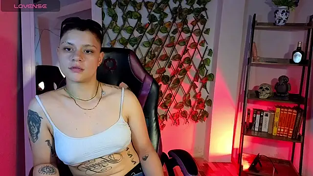 Snapshot of demimoore222 chatting on 12, 3, 2025 demimoore222 online show from 12, 3, 2025