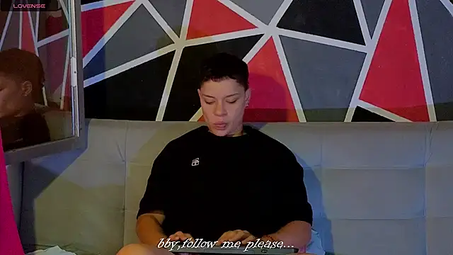 Snapshot of demimoore222 chatting on 21, 10, 2025 demimoore222 online show from 21, 10, 2025