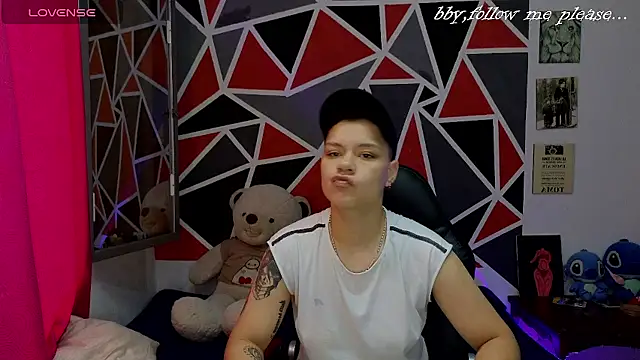 Snapshot of demimoore222 chatting on 28, 11, 2025 demimoore222 online show from 28, 11, 2025