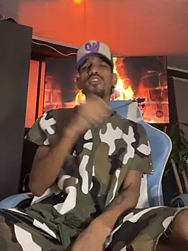 Snapshot of Miguel_bigcock chatting on 5, 3, 2025 Miguel bigcock online show from 5, 3, 2025