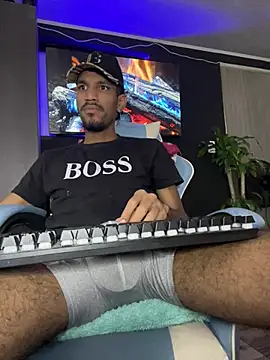 Snapshot of Miguel_bigcock chatting on 8, 3, 2025 Miguel bigcock online show from 8, 3, 2025