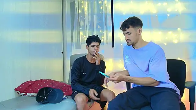 Snapshot of Miguel_bigcock chatting on 15, 12, 2025 Miguel bigcock online show from 15, 12, 2025