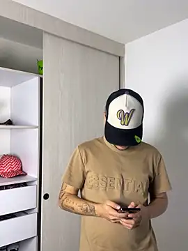 Snapshot of Miguel_bigcock chatting on 5, 1, 2026 Miguel bigcock online show from 5, 1, 2026