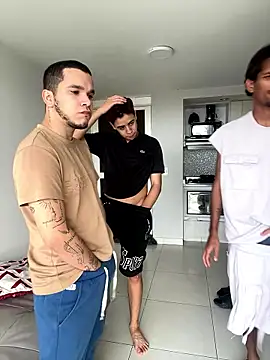 Snapshot of Miguel_bigcock chatting on 18, 1, 2026 Miguel bigcock online show from 18, 1, 2026