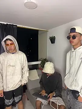 Snapshot of Miguel_bigcock chatting on 3, 2, 2026 Miguel bigcock online show from 3, 2, 2026