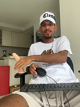 Snapshot of Miguel_bigcock chatting on 19, 2, 2026 Miguel bigcock online show from 19, 2, 2026