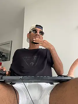 Snapshot of Miguel_bigcock chatting on 22, 2, 2026 Miguel bigcock online show from 22, 2, 2026