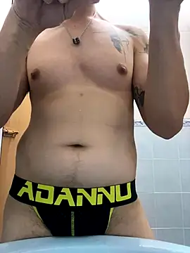 Snapshot of Lam_090123 chatting on 26, 9, 2025 Lam 090123 online show from 26, 9, 2025