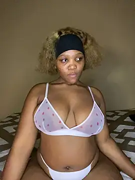 Snapshot of Beyoncex05 chatting on 8, 5, 2026 Beyoncex05 online show from 8, 5, 2026