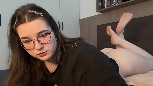 BeeBlossom online show from 21, 3, 2025