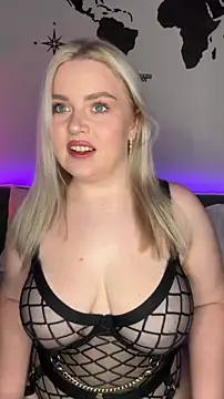 April Vancee online show from 14, 10, 2025