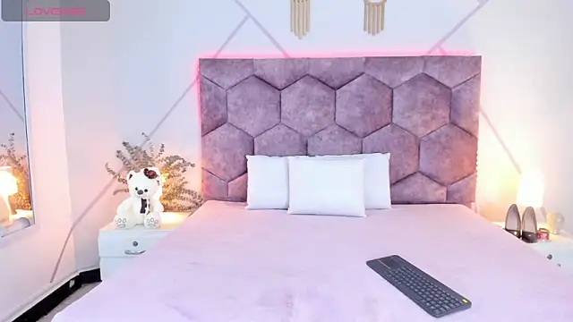 Snapshot of aurora_collinss_ chatting on 3, 2, 2026 aurora collinss online show from 3, 2, 2026