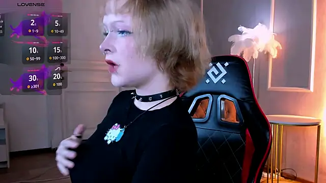 NicoleFlloret online show from 9, 10, 2025