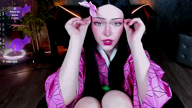 NicoleFlloret online show from 11, 10, 2025