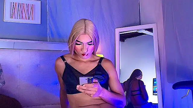 Snapshot of Emily_Castillo_1 chatting on 7, 2, 2026 Emily Castillo 1 online show from 7, 2, 2026