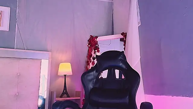 Snapshot of Emily_Castillo_1 chatting on 28, 2, 2026 Emily Castillo 1 online show from 28, 2, 2026