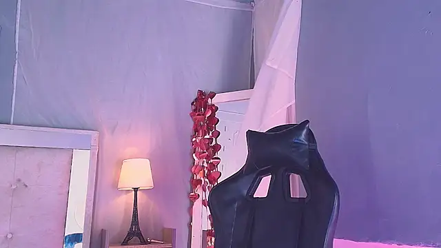 Snapshot of Emily_Castillo_1 chatting on 2, 3, 2026 Emily Castillo 1 online show from 2, 3, 2026