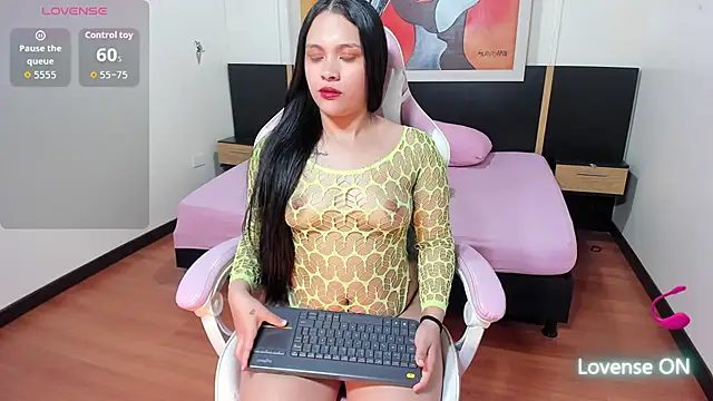 Snapshot of i_am_karoll chatting on 29, 11, 2025 i am karoll online show from 29, 11, 2025