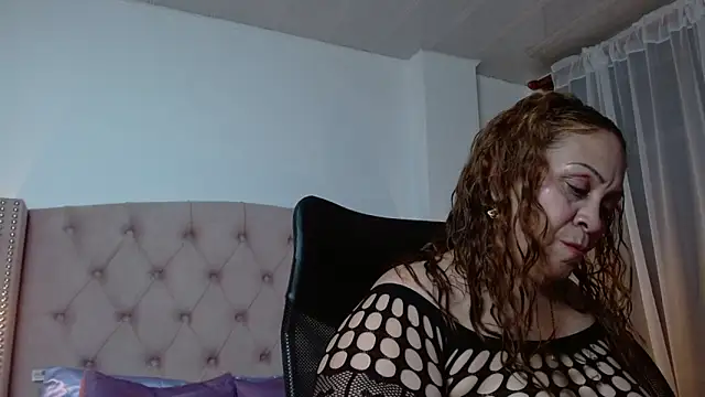 scarlettbooty online show from 5, 3, 2025