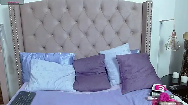 scarlettbooty online show from 11, 3, 2025