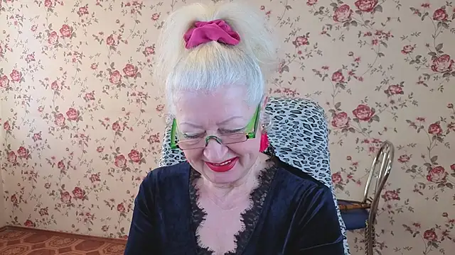 Maya Mayflower online show from 15, 11, 2025