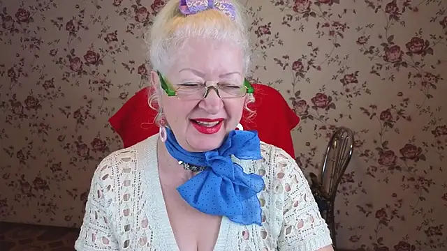 Maya Mayflower online show from 25, 11, 2025