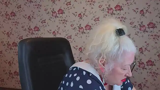 Maya Mayflower online show from 5, 4, 2026