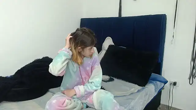 Snapshot of KratosAfroditacs chatting on 21, 10, 2025 KratosAfroditacs online show from 21, 10, 2025