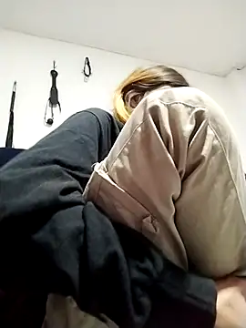 Snapshot of KratosAfroditacs chatting on 21, 10, 2025 KratosAfroditacs online show from 21, 10, 2025