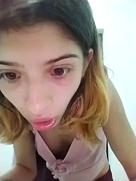 Snapshot of KratosAfroditacs chatting on 4, 11, 2025 KratosAfroditacs online show from 4, 11, 2025