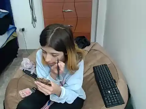 Snapshot of KratosAfroditacs chatting on 7, 11, 2025 KratosAfroditacs online show from 7, 11, 2025