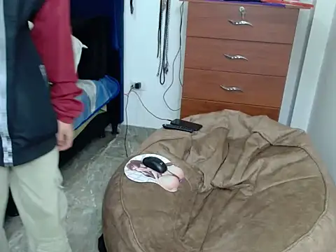 Snapshot of KratosAfroditacs chatting on 28, 11, 2025 KratosAfroditacs online show from 28, 11, 2025