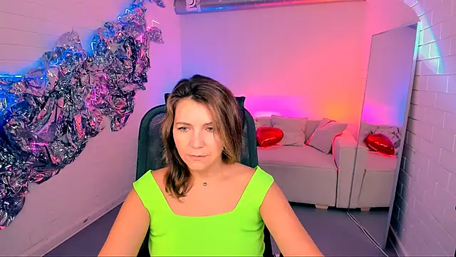 NicoleHitman online show from 12, 10, 2025