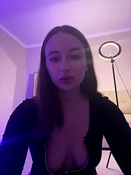 Snapshot of AlisaQSky chatting on 12, 10, 2025 AlisaQSky online show from 12, 10, 2025