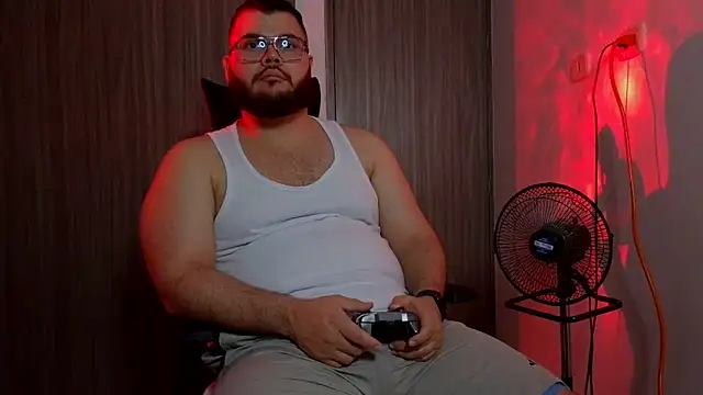 Snapshot of Edmund98 chatting on 28, 2, 2026 Edmund98 online show from 28, 2, 2026