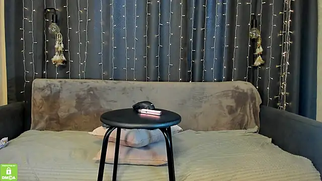 Ashley Nicks online show from 5, 6, 2026