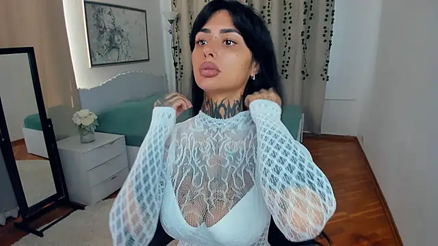 Snapshot of CharimgSabrina chatting on 15, 9, 2025 CharimgSabrina online show from 15, 9, 2025