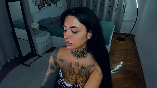 Snapshot of CharimgSabrina chatting on 10, 10, 2025 CharimgSabrina online show from 10, 10, 2025