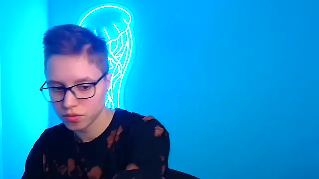 Bella Swannn online show from 13, 3, 2025